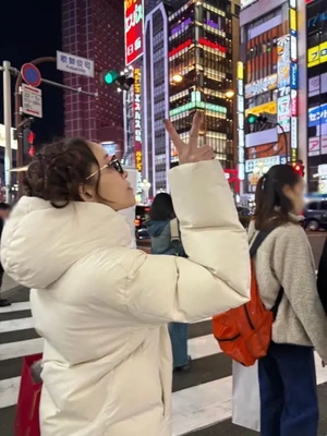 ギラギラ✨️した街へ💨行くとなんだか。悪いことしてる気がして..なんだかワクワク(◍¯∀¯◍)しちゃうよね🤭🤭💓