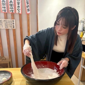 餅を、丸める工程が簡単そうに見えて！難しい🥵🥵🥵