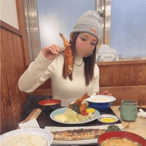 好きなアニメみながらごはん作り😇