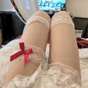 876