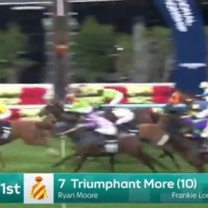 写真を綺麗に撮れる女の子って