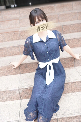 業界初の彼女が・・・