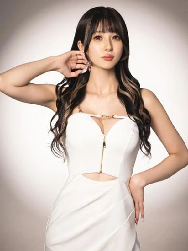 月野あいな