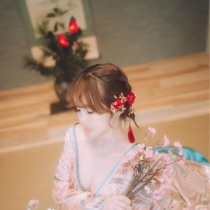 【: がびーん！！古い？w】