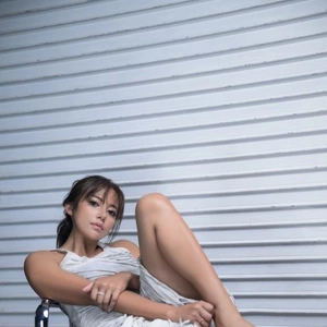 明日12:00空いてます