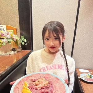 芸人さんとのお食事会でエロい、、