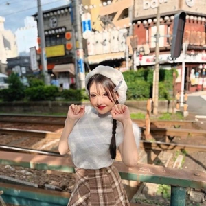 ねぇねえ話聞いて欲しいのよぉ