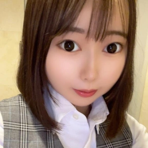 ??スーツの下は秘密に隠されたものばかり…???