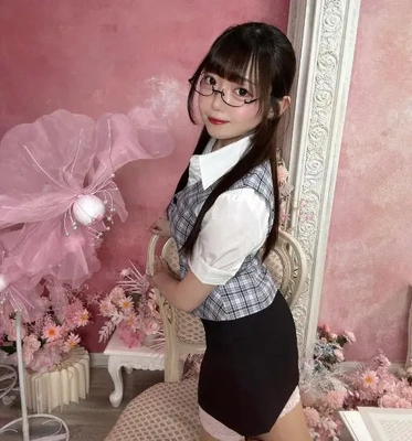 眼鏡をかけた例のあの子と…