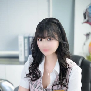 制服はピンクが好きだけど、次は黒も着てみたいかも