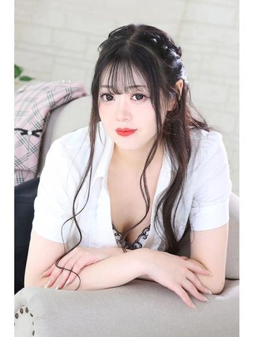 【ねね】色白美肌の美人秘書!