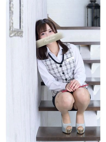 【かのん】可愛げ全開ホンモノのロリ系美女♪