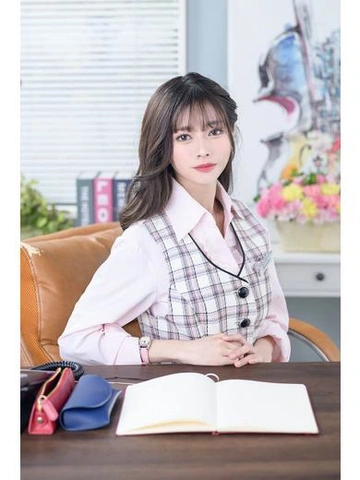 【あや】守りたくなるその笑顔！