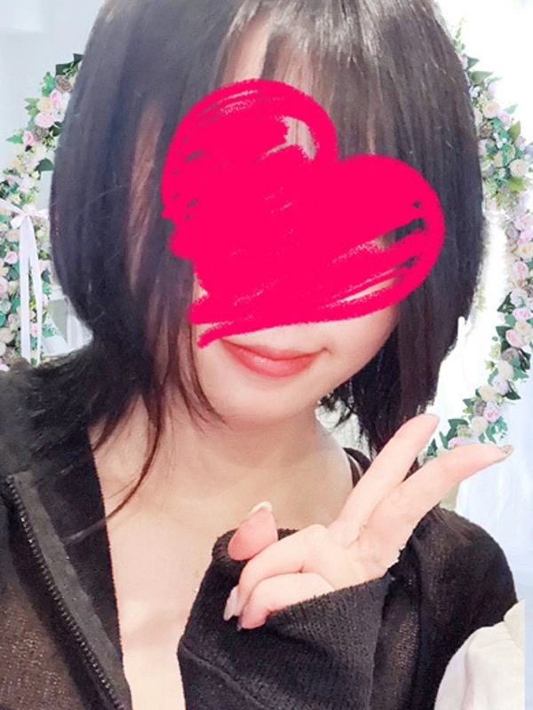 秋山しおん