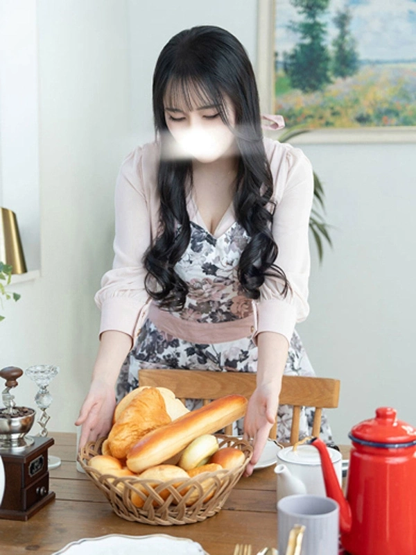 菜月理亜