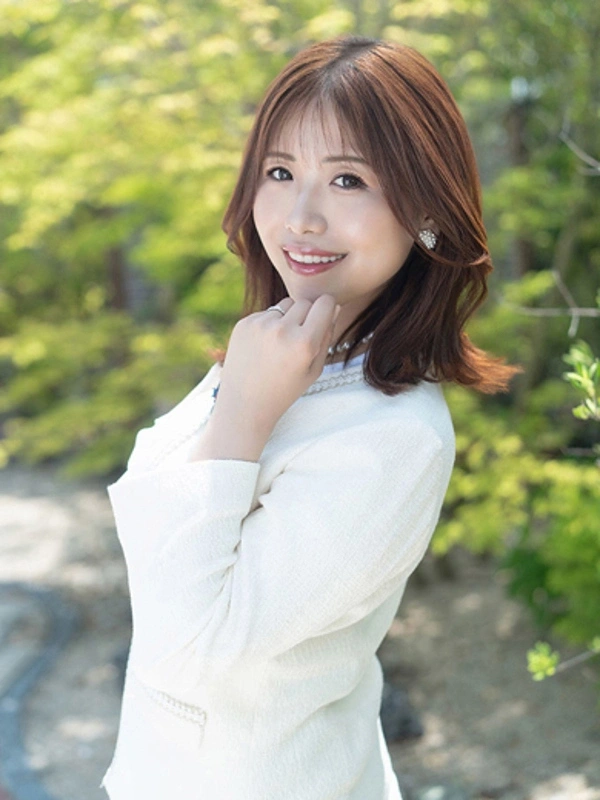 新妻涼子