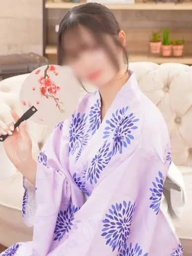 白鳥えみり