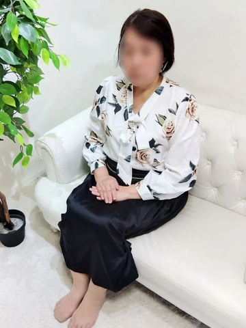 元教職に就かれていた履歴！ひなみさん♪