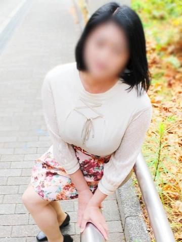 本日ご案内枠ございます！おしとやかな元看護士さん♪人気奥様「ゆりえさん」！！