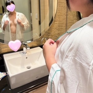 鏡の前でパシャリと今月の予定