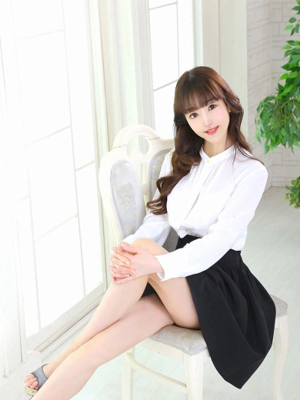 愛原りおな