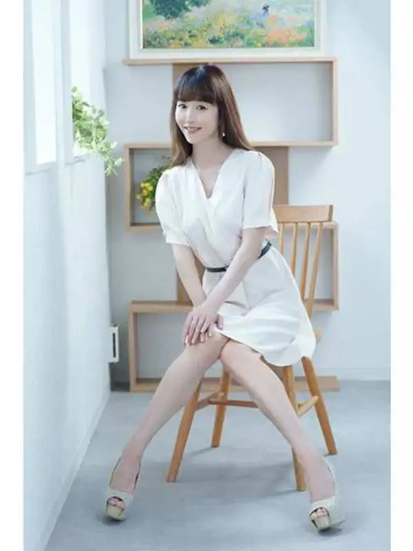 愛原りおな