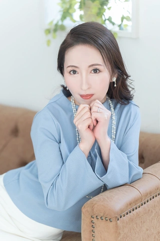 厳選された美人人妻をご案内させて頂くことを、ここにお約束致します。