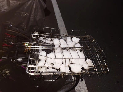 朝の雪のなごりが💦