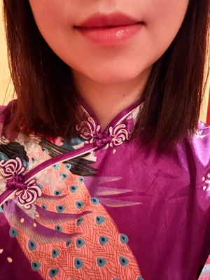 唇は厚めです♪