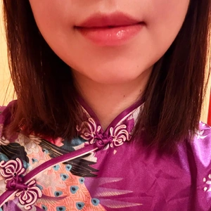 唇は厚めです♪
