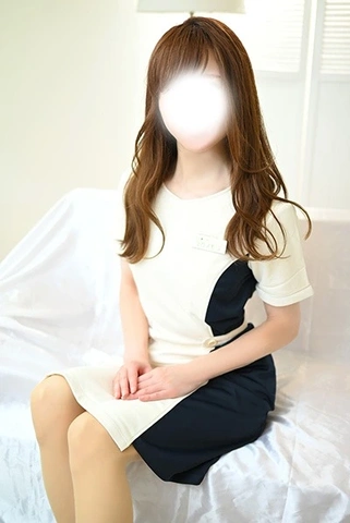 咲きたての笑顔、優美な美人セラピスト