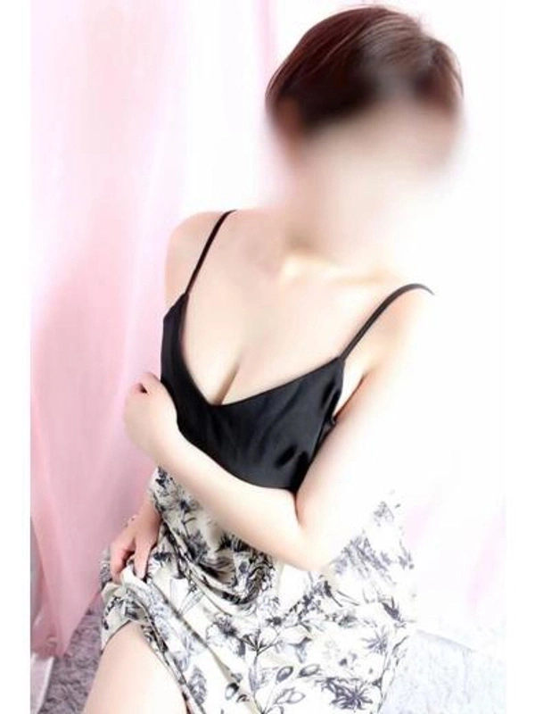 新人さな
